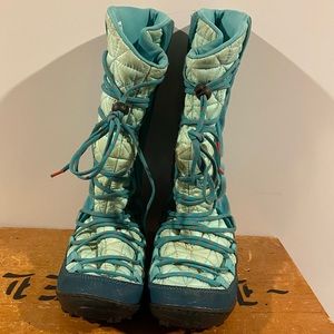 Columbia Girls Size 4 (big girl) Winter Boots with Omni-Heat
